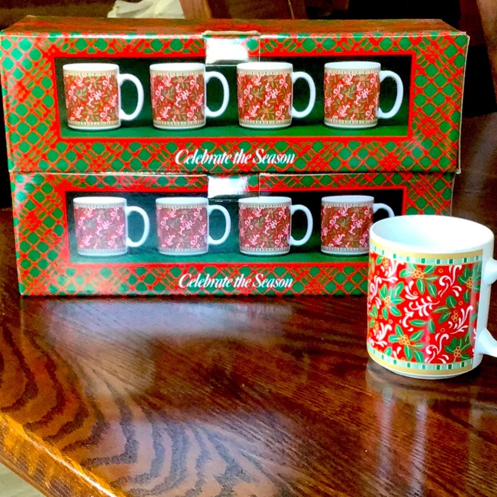 Celebrate The Season Holiday Cups - Eight Total